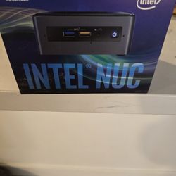Intel NUC 8 Mainstream Kit