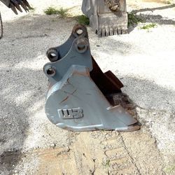 50607A9 EXCAVATOR BUCKET CATERPILLAR 23" 6 TEETH DIGGING BUCKET.
