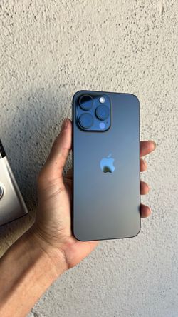 iPhone 15 pro max 256gb : New phone /100% battery health Unlocked
