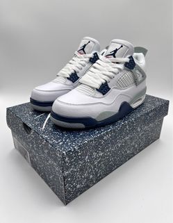 Jordan 4’s Midnight navy