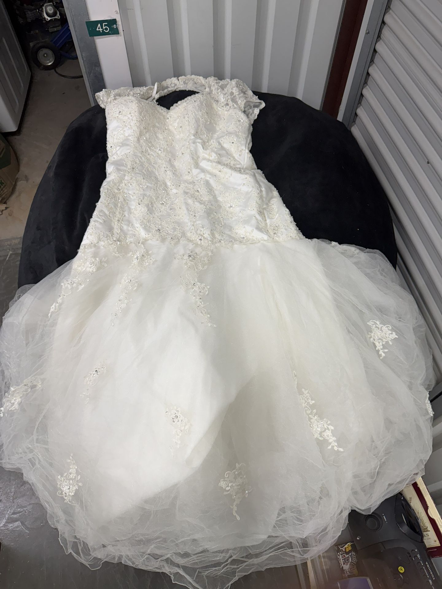 XXL Wedding Dress with train
