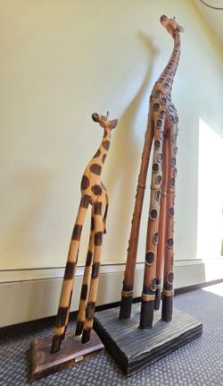 Giraffe Wooden Sculpture Statue Decor set