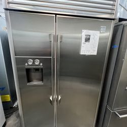 Subzero 72” panel ready  2yr warranty