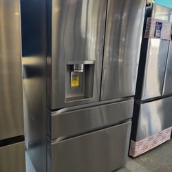 New 
29 cu. ft. SMART Standard Depth MAX French Door Refrigerator with Full Convert Drawer in Prin