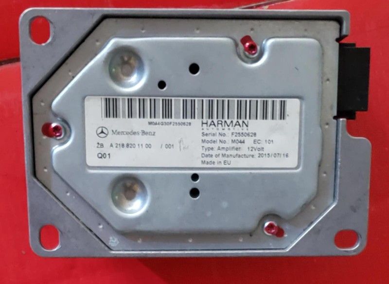 Mercedes Rear Deck Amplifier