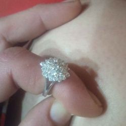 Women’s 925 1/7 Carat Cluster Ring