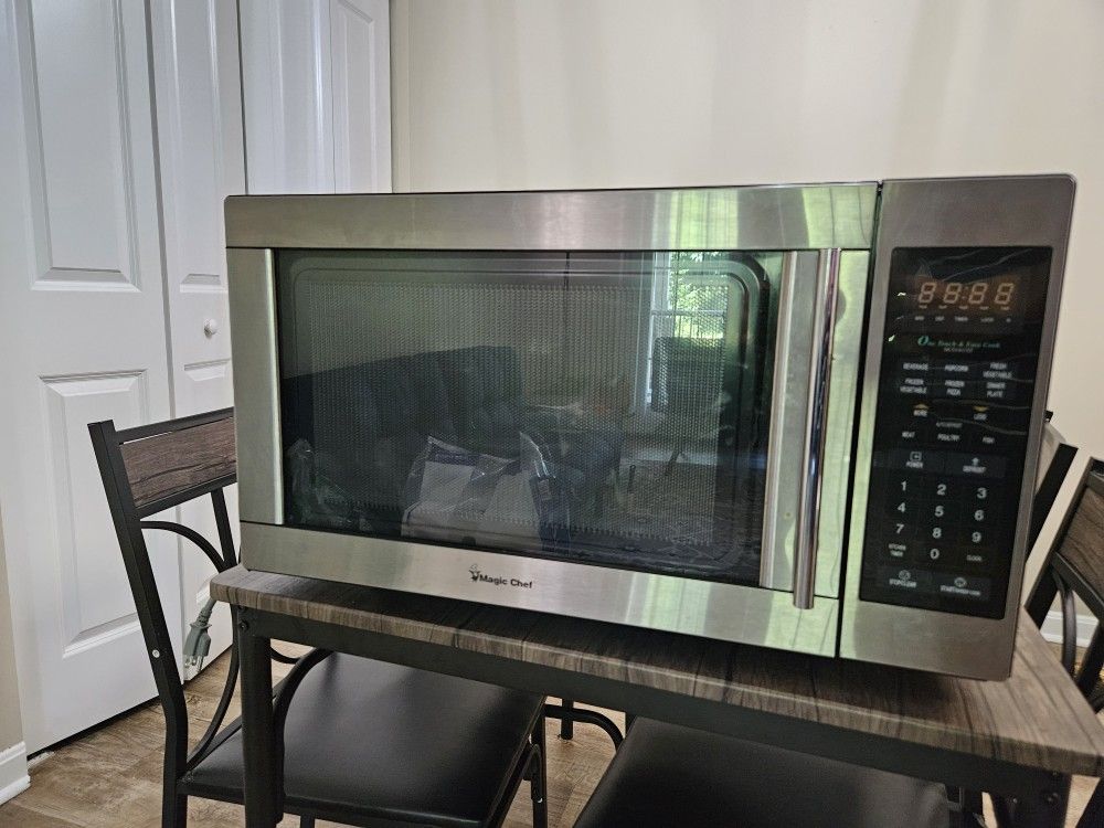 Microwave | 1100 Watts | Move out Sale Urgent