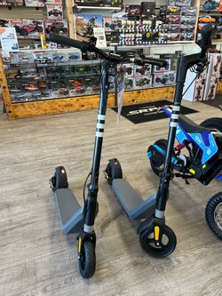 OKAI ZIPPY ES51 Scooter Black & Gray