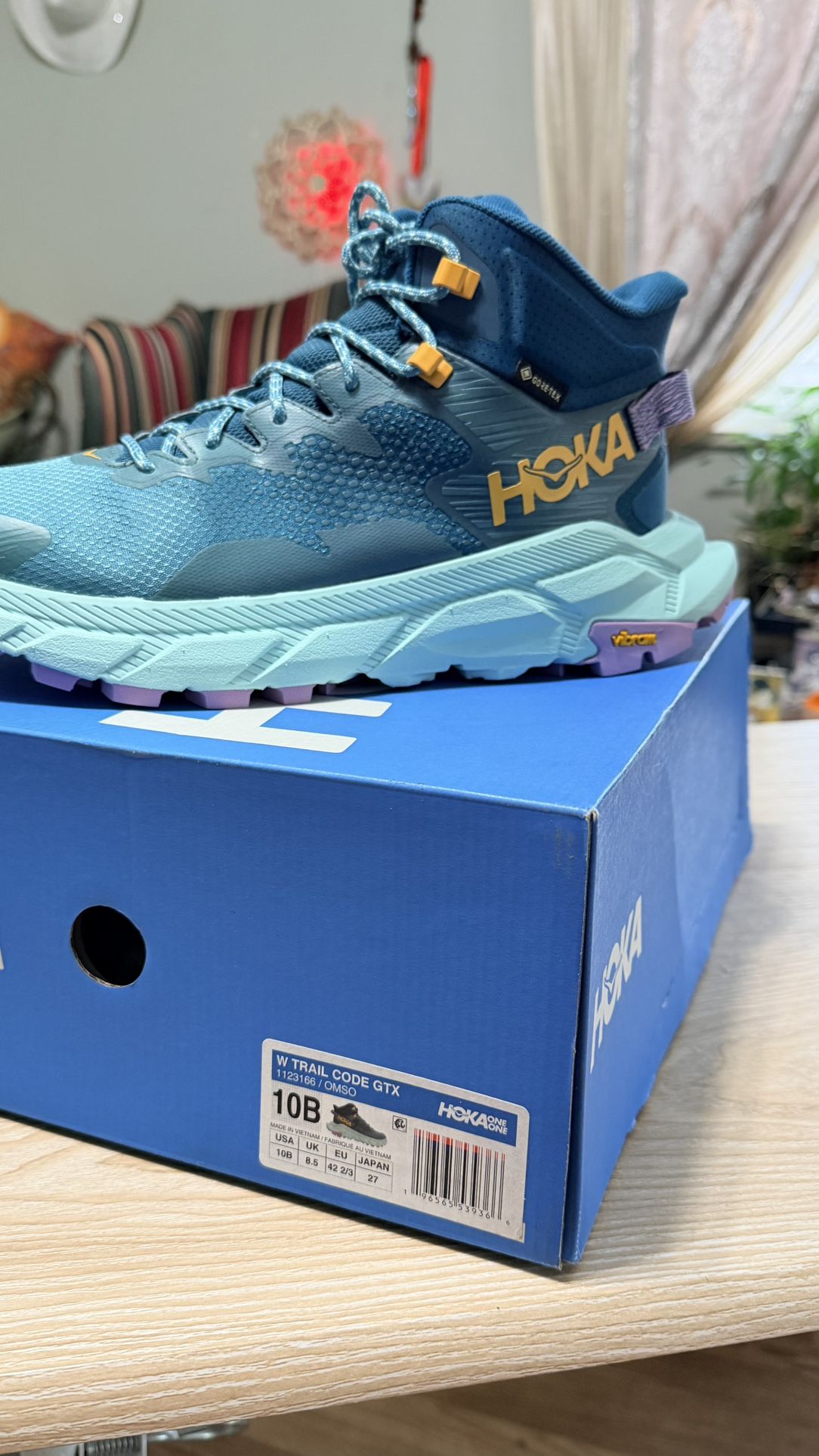 Women's Walking Shoes