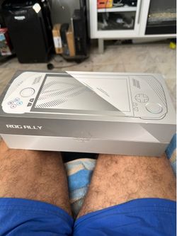 Rog ally rc7il portable gaming system like new