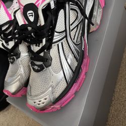 Balenciaga Runner