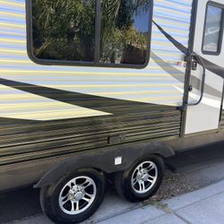 4 Trailer Aluminum Wheels 6 Lug On 225/75/15 Tires