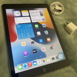 iPad 5th Generation 32GB Wifi Unlocked 