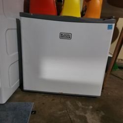 Mini Fridge/freezer