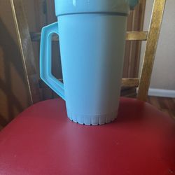 Tupperware Harta 2litros $17.00