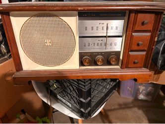 Vintage Westingtonhouse AM/FM Radio