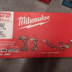 Brand New Milwaukee In Box Never Used 5 Tool Combo Set 