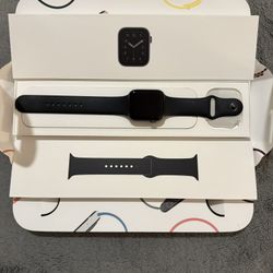 Apple Watch SE 44mm 