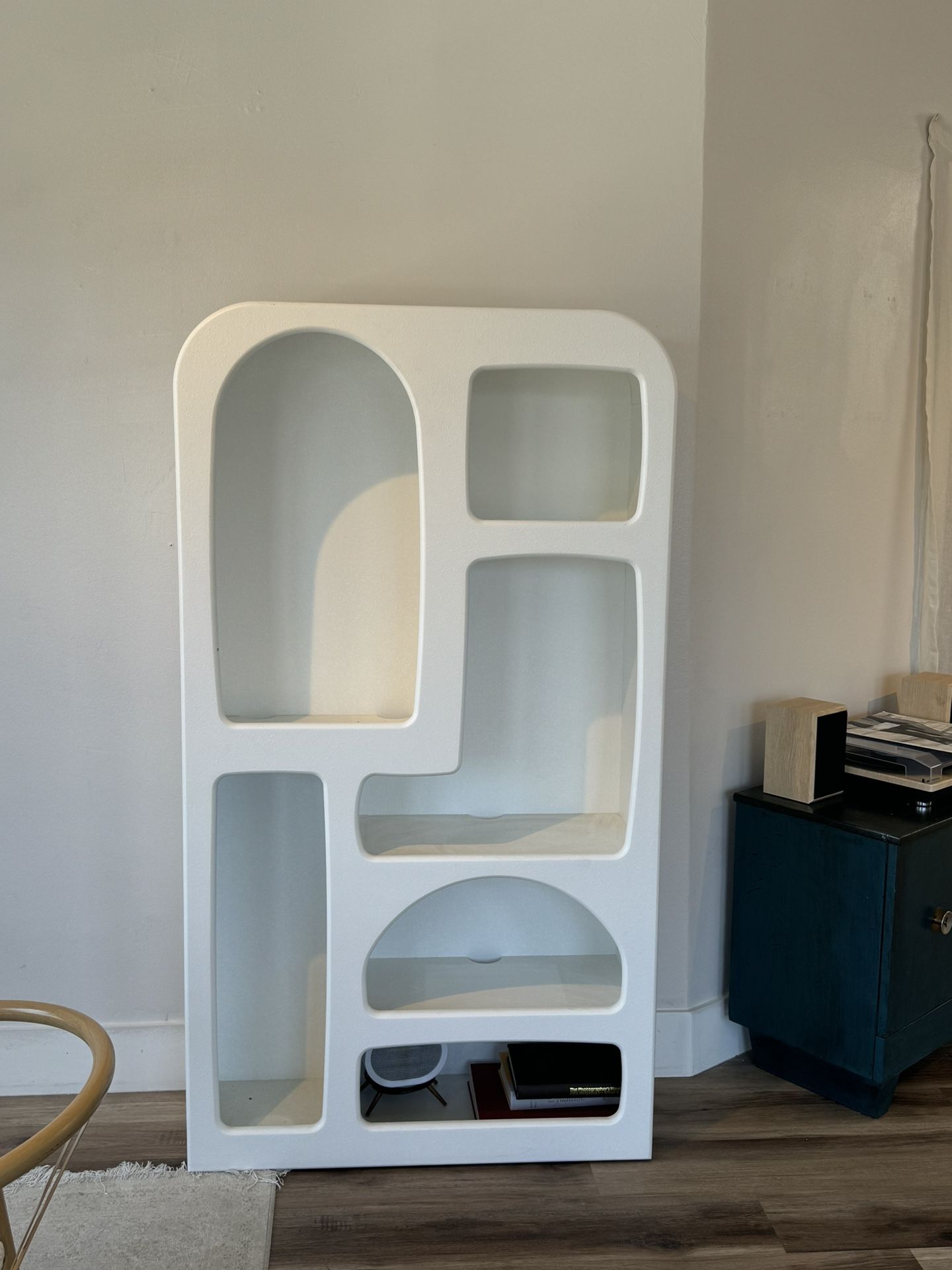 White Geometric Curved Display Cabinet Bookcase Shelf