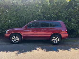 2005 Toyota Highlander 4WD low miles!