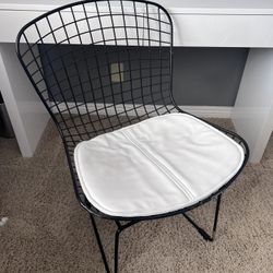 Black Modern Chair 