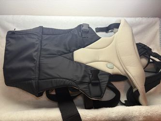 Grab the Dreambaby Travel Together 3-in-1 Baby Carrier for just $10!