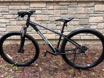 Nishiki Colorado 29” - Size M - mountain bike in excellent, like-new condition!