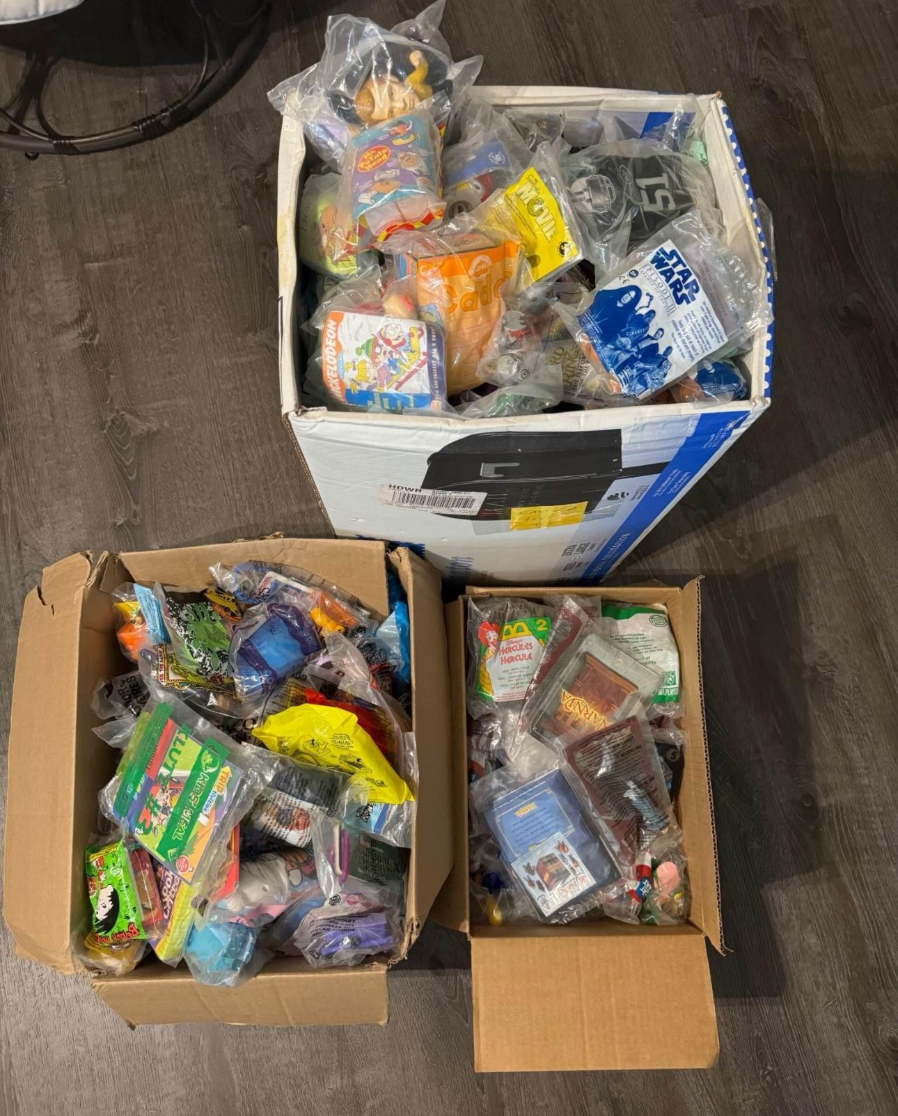 250+ older mcdonald,burger king, chick fila , kfc kid toys