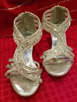 Girls sz 10 Easter party shoes $10