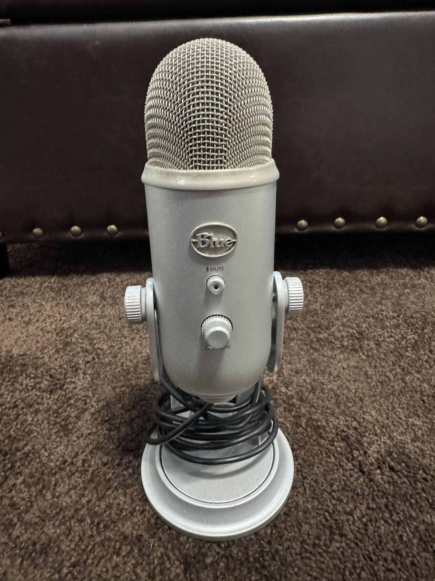 🎙️ Blue Yeti USB Microphone – Silver – Good Condition