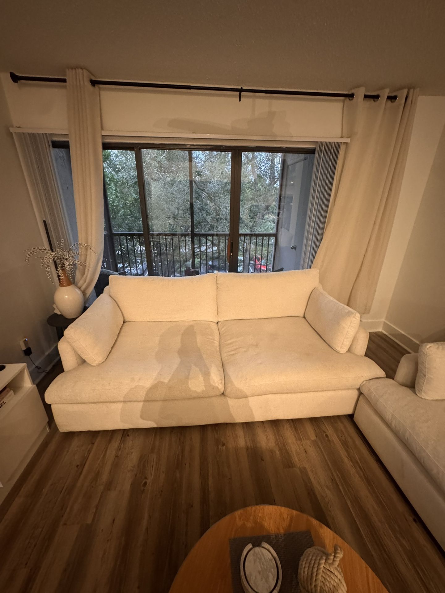 β¨ LUXURY Cream Sofa Set β Modern, Comfy, and Stylish β¨ π Local Pickup Only π° $1,100