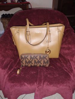 Michael Kors Bundle 