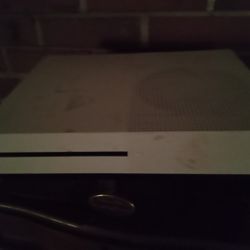 3 Xboxs Total And Remotes 