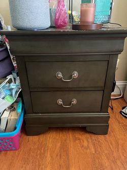 2 wooden nightstands