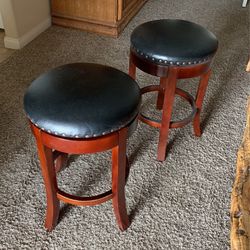 2 Swivel Top Stools