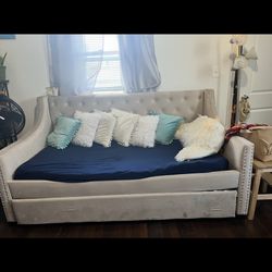 Twin Size Trundle Daybed