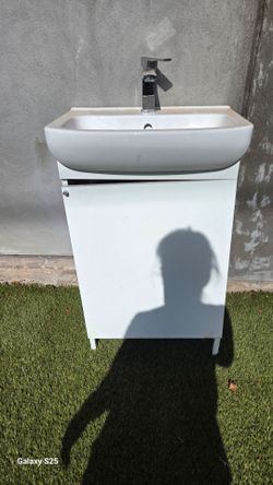 Small vanity