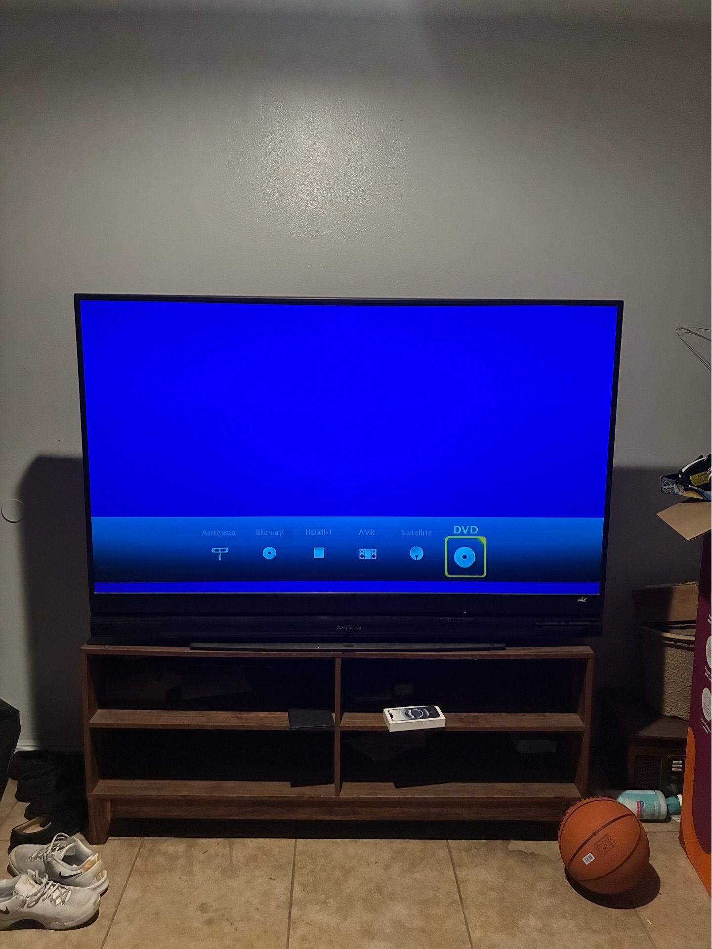 Mitsubishi WD-65738 65” Full HD 1080p DLP TV with Remote