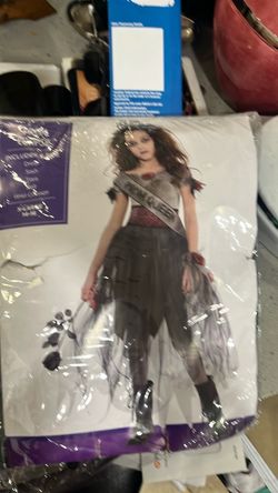 Prom queen costume Halloween