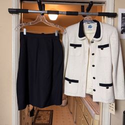 Fashions Women's White Jacket & Black Skirt Set 1950 S/M Size
