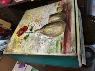 wood box fits more that 100 , CD's. hand painted.