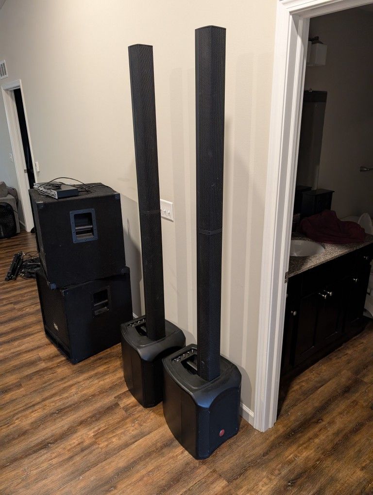 Pair of Harbinger MLS900