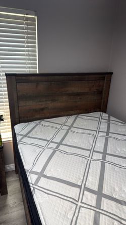 Bed and mattress