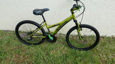 Avigo Assault 24 inch Revolution Bike. GREAT CONDITION. for Sale in Boca Raton FL OfferUp