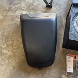 2017 Harley Davidson Fatboy Low S Rear Seat 