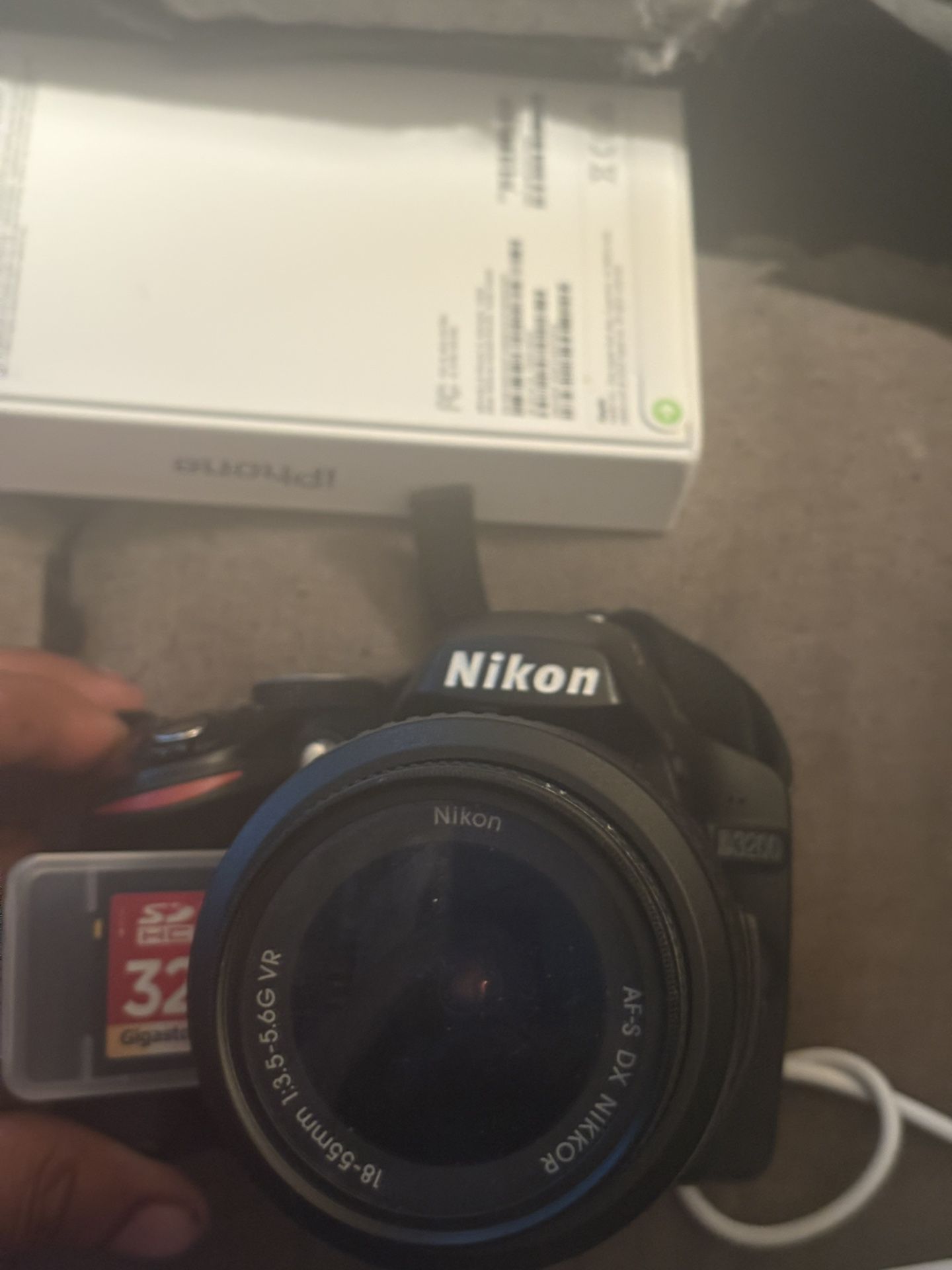 Nikon D3200 Battery Strap & Memory Card