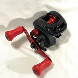 Brand New Never Used Abu Garcia (Black Max) Speed Spool Medium Action, Bait Caster Fishing Reel. Right Handed.