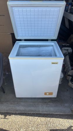 Chest freezer