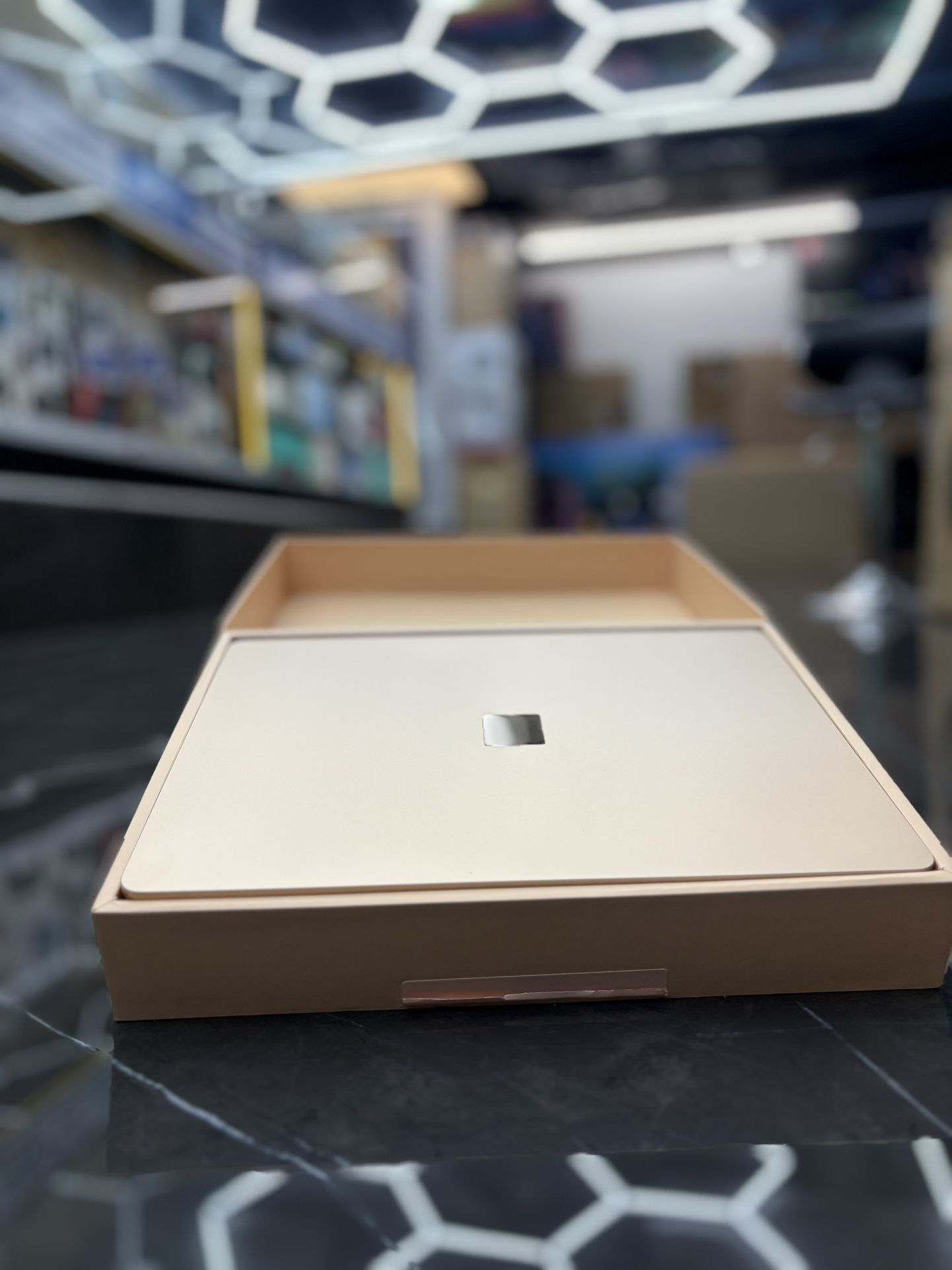 Microsoft Surface Laptop 7th Gen (Specs Below) (Take It Home In Payment/ llévatelo a casa en pagos)