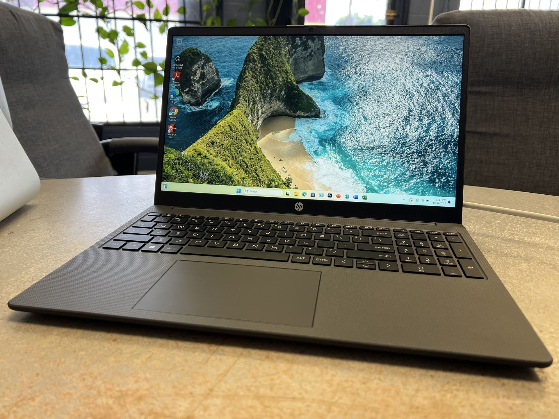 HP Laptop 15.6” Ryzen 5 - QuadCore Like new!